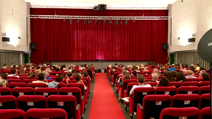 La sala del Cinema Teatro Fellini di Rozzano